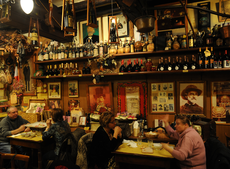 Busseto, la storica “Salsamenteria Baratti”, mecca gastronomica locale in voga dal 1873
